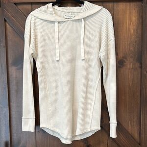 SO SOFT! Abercrombie & Fitch Cream Fitted Hoodie with Long Sleeves waffle knit